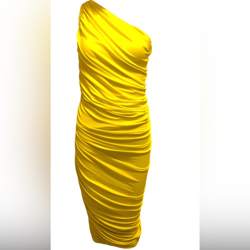 Norma Kamali Women's Diana Gown Starfruit Size Small EUC w/alteration